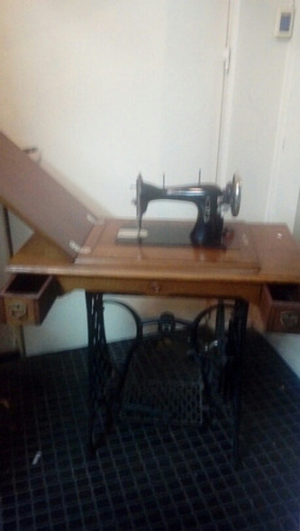 Maquina Coser Antigua Con Pie 0 Maquina Coser Antigua Con Pie 0