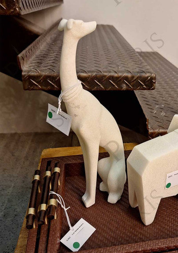 Escultura Decorativa Cachorro Resina Branco 37cm Ss0258 Btc 1