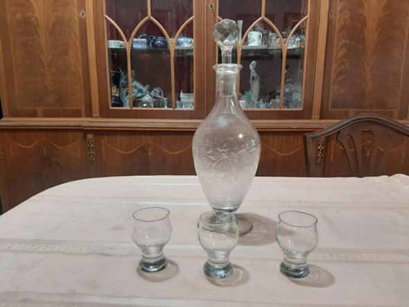 Botellón Licorero Con 3 Vasitos 1