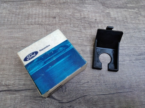 Ford Sierra Mk1 - Escort Mk3 - Orion Mk1 Clip Reten Original 1