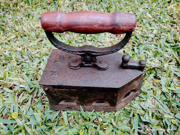 Antigua Plancha Carbon Fama. 1