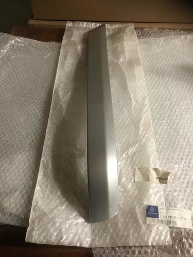 Moldura Izq Paragolpe Trasero Mercedes Benz Chasis 203 Orig 0