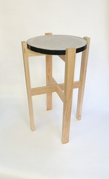 Mesa Auxiliar Con Tapa De Concreto 0