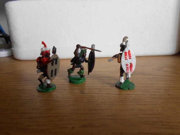 Lote B De 3 Soldaditos De Plomo Guerreros Zulu - 4 Cm. 1