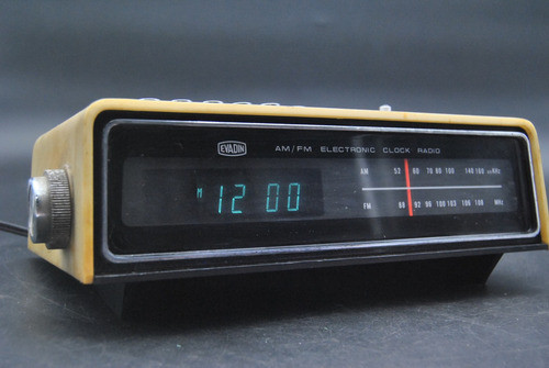 Antiguo Radio Reloj Despertador Vintage Funciona Viejo 0