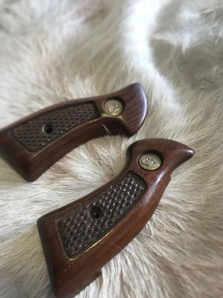 Cabo Empunhadura Revolver Taurus Rt82, 85s, 605! Madeira 0