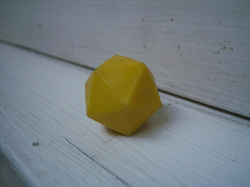 Hexadecágono Amarillo . De Goma 0