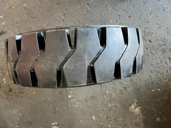 Pneu 650.10 Maciço Empilhadeira Unisol Totalflex 6.50-10 1