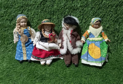 Lote De Cuadro Muñecas Con Cabeza Y  Miembros De Porcelana 0