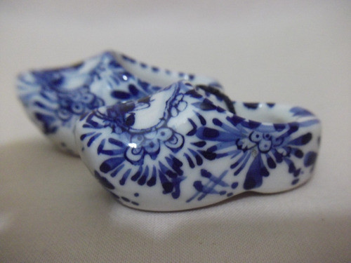 B. Antigo - Tamanquinhos Miniatura Em Porcelana Holandesa 1