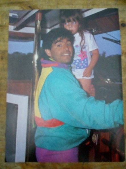 Recorte Diego Armando Maradona Y Dalma 0