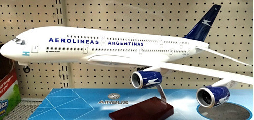 Avion Airbus A380 Aerolineas Argentinas 1:160 Luz Coleccion 0