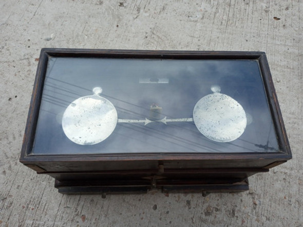 Antigua Balanza De Precisión De 2 Platos En Madera S/pesas 1