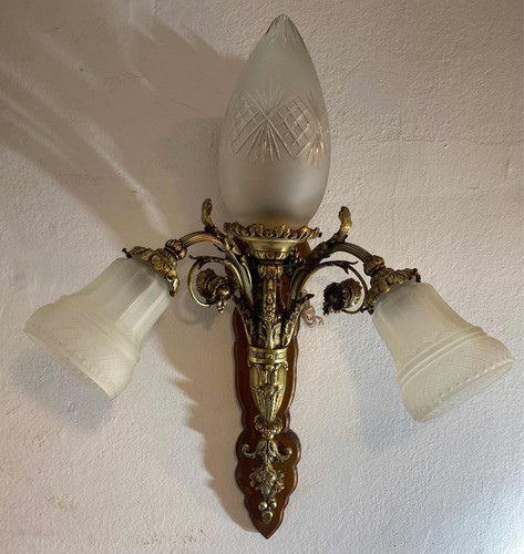 Antiguo Aplique De Pared En Bronce Con Tulipas 1