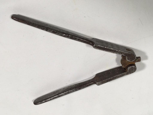 Rompe Nueces Antiguo De Metal Mide 13 Cm-c11 0