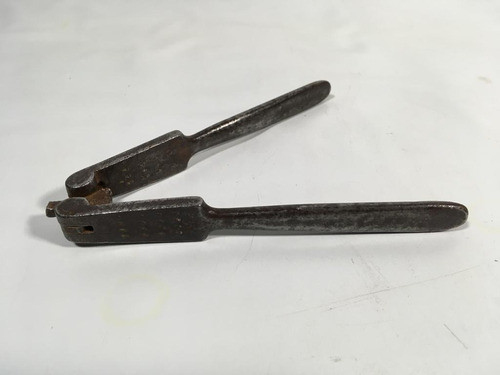 Rompe Nueces Antiguo De Metal Mide 13 Cm-c11 1