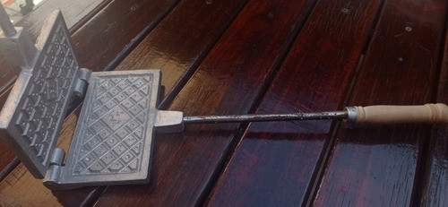 Planchita Artesanal Aluminio Ferrattelle Pizzelle Galletas 1