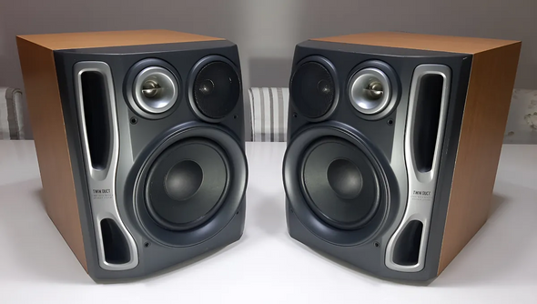 Aiwa SX-N999MK2 Vintage Bookshelf Speakers | 150W | 6 Ohms | Bass Reflex | Brown Finish (Used, Impeccable)