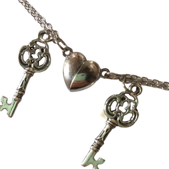 Share Necklace Mar & Thiago Keys – Surgical Steel – Unisex