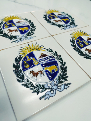 Escudo De Uruguay En Cerámica, 11x11 Cm, Pintado A Mano. 0