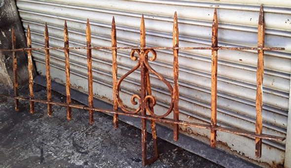 Reja Baranda Antigua Forjada De Hierro Baja Con Punta 0