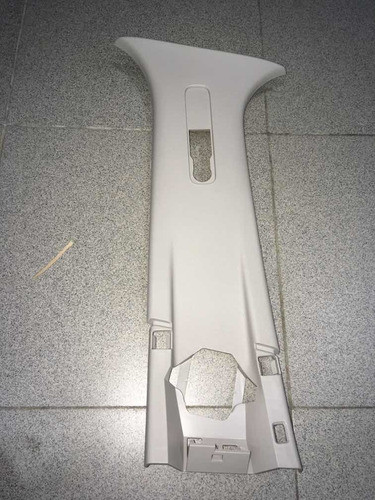 Cobertura Superior Parante Central Iaquierda Renault Fluence 1