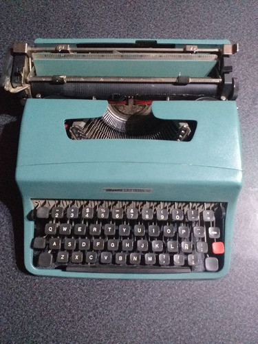 Máquina De Escribir Olivetti Lettera 32. Usada. 0