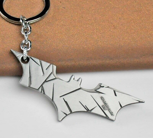 Llavero Batman Batarang Plateado Dc Comics Importado 1