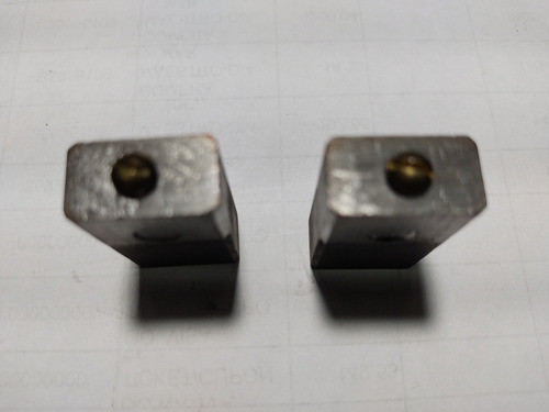 Carbones Generadores/motores Eléctrico 18x10x30 Fg34d(juego) 1