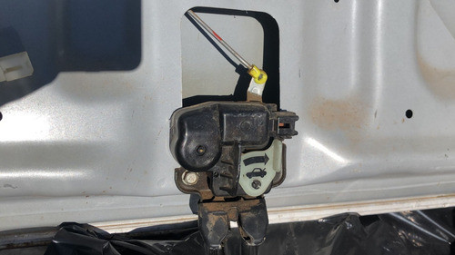 Cerradura Con Bloqueo Nissan Tiida Tapa Valija 0