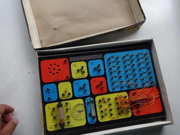 Juego Kit De Proyectos Electronicos Vintage Retro Incompleto 1