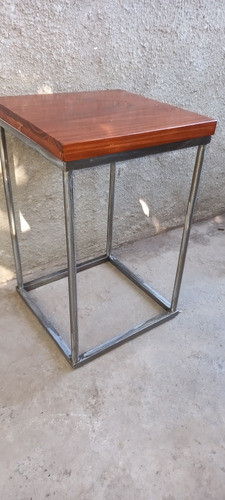 Mesa Auxiliar / Matero / Macetero 1