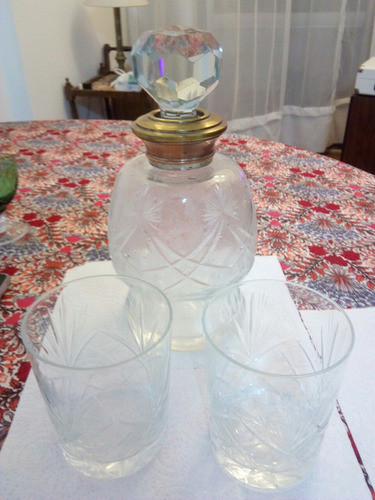 Botellon Antiguo Tallado Medio Cristal Y Dos Vasos De Whisky 0