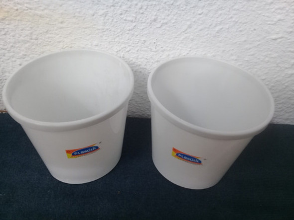 Juego De 2 Papeleras Blancas Plasutil. 1 Juego De 2 Papeleras Blancas Plasutil. 1
