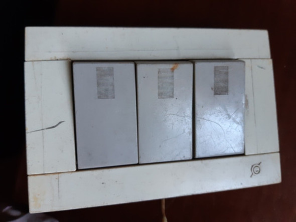 Llave De Luz Conatel Triple Usada Funcionando 0 Llave De Luz Conatel Triple Usada Funcionando 0