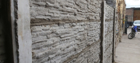 Muro Simil Piedra De Hormigón Reforzado 1