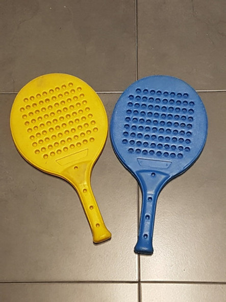 2 Paletas Plastico Para Playa Azul Y Amarillo 0