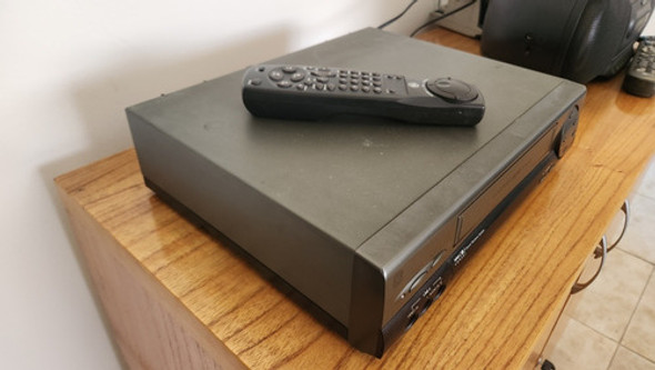 Videocasetera General Electric Vgn 561 1