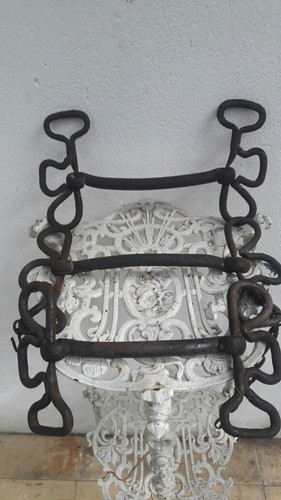 Antiguos Frenos De Hierro Antiguo 0