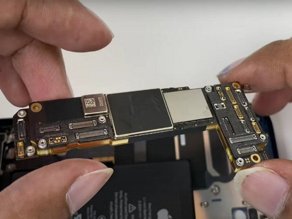 Reparación En Placa Para iPhone 12 Pro 1