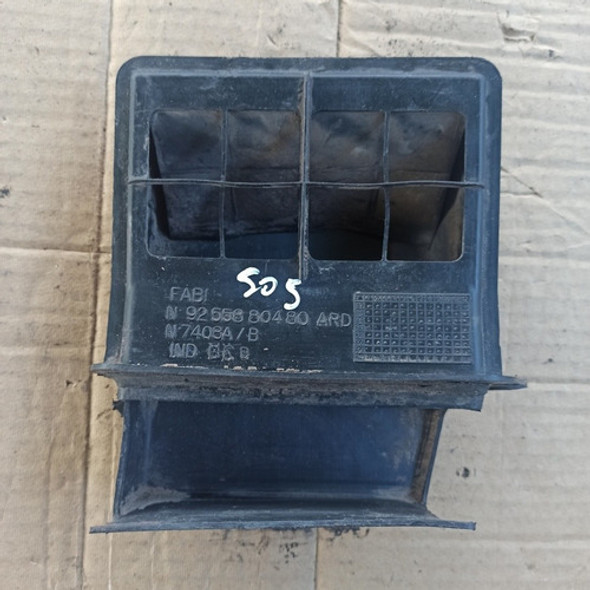 Difusor De Aire Baúl Derecho Peugeot 405 0