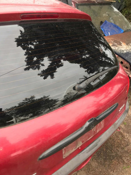 Portón Trasero Peugeot 206/2000 Con Luneta 1