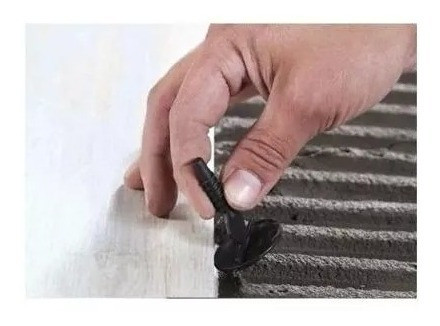 Combo 3000 Tornillos Y 600 Tuercas Niveladores Ilva 1