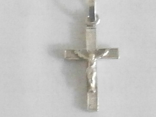 Cruz Con Cristo En Plata 900 Fondo Rallado Y Borde 1