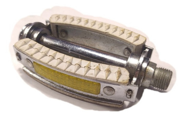 Pedal Derecho 9/16 Retro Blanco, Goma Y Acero 0