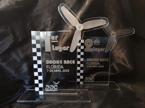 Trofeos Personalizados Medallas Placas Grabados Acrílico 1