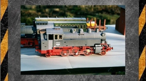 Locomotora A Vapor Zum Güterzug Papercraft 0