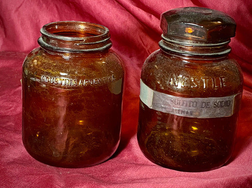Lote X2 Antiguos Frascos De Nestlé De Vidrio Ámbar 1