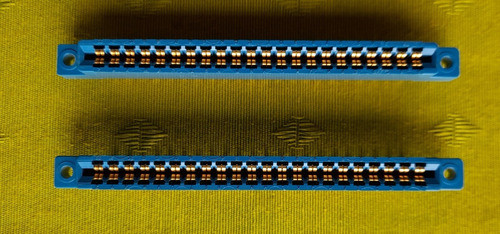 Conector De Borde  2x22 Marca Amphenol Sin Usar 1