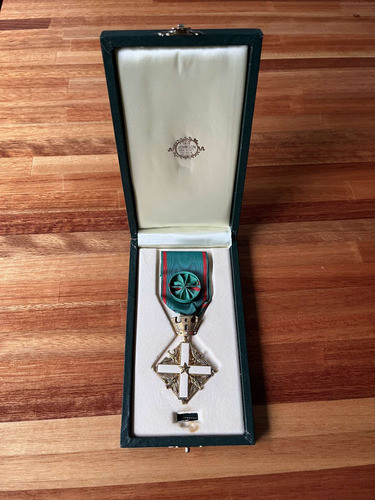 Condecoracion Italiana Orden De La Republica En Su Caja 0